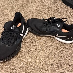 Nike Women’s 11.5 Black and White Athletic Running Shoes